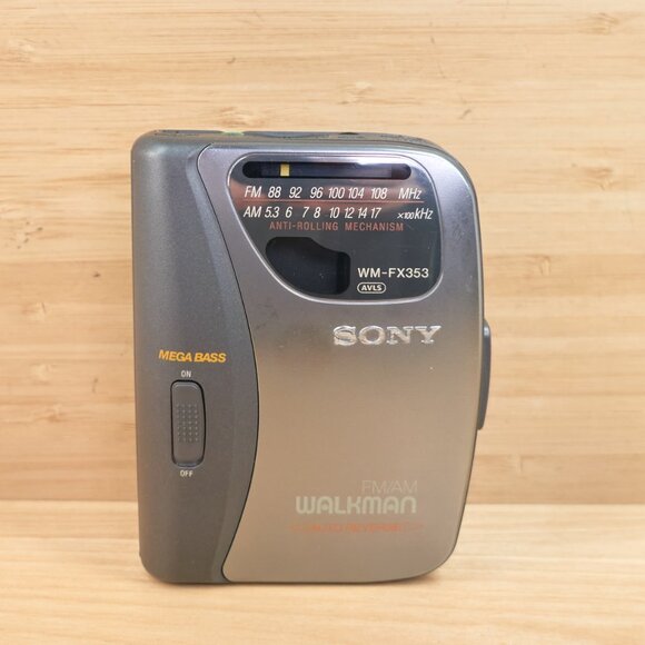 Sony Walkman WM‑FX353 Radio Cassette Player / Tested & Working / Made in Japan - Picture 1 of 7